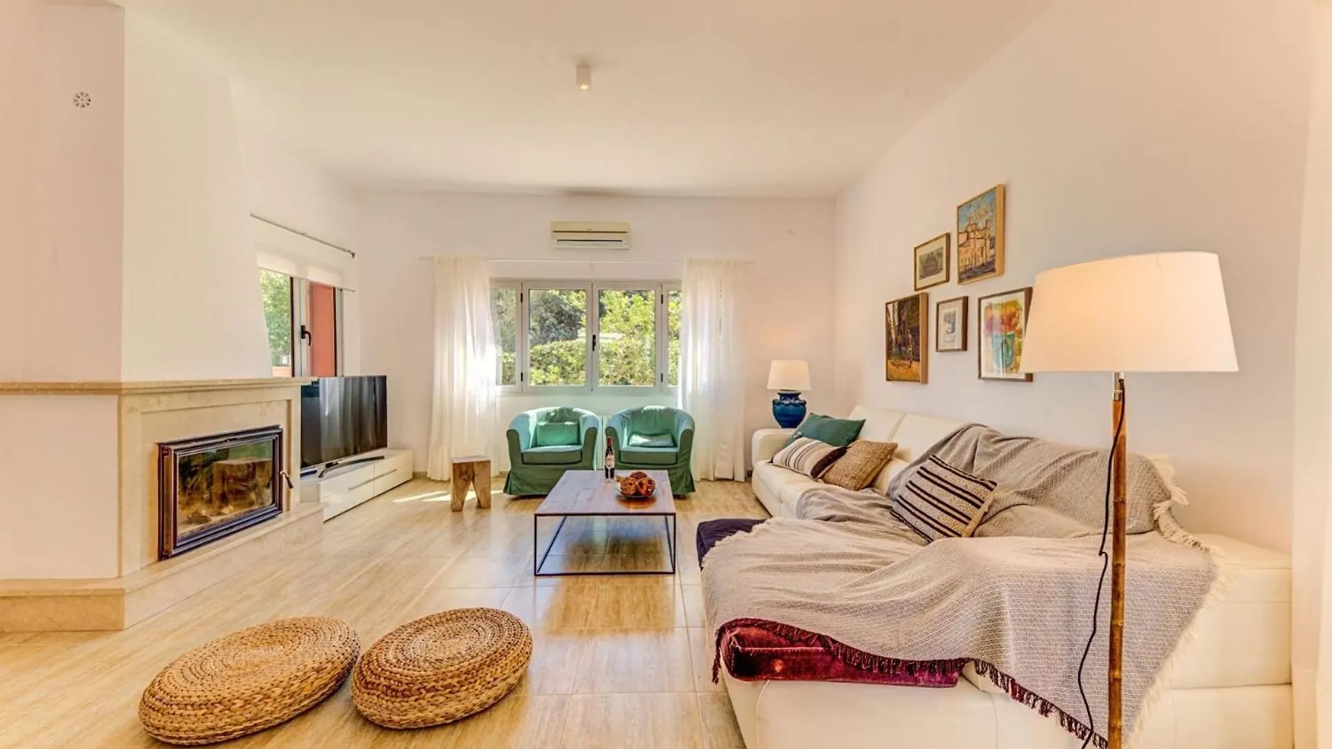 Deluxe Mallorca Villa I Upmarket Location I Maria Bonaire I 4 Bedrooms I Close To The Beach I Alcudia