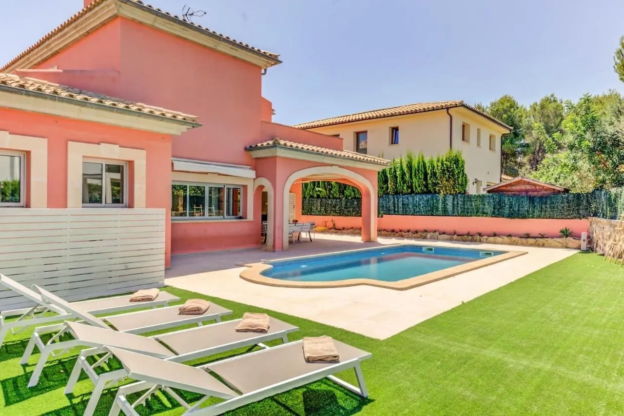 Deluxe Mallorca Villa I Upmarket Location I Maria Bonaire I 4 Bedrooms I Close To The Beach I Alcudia  アルクディア