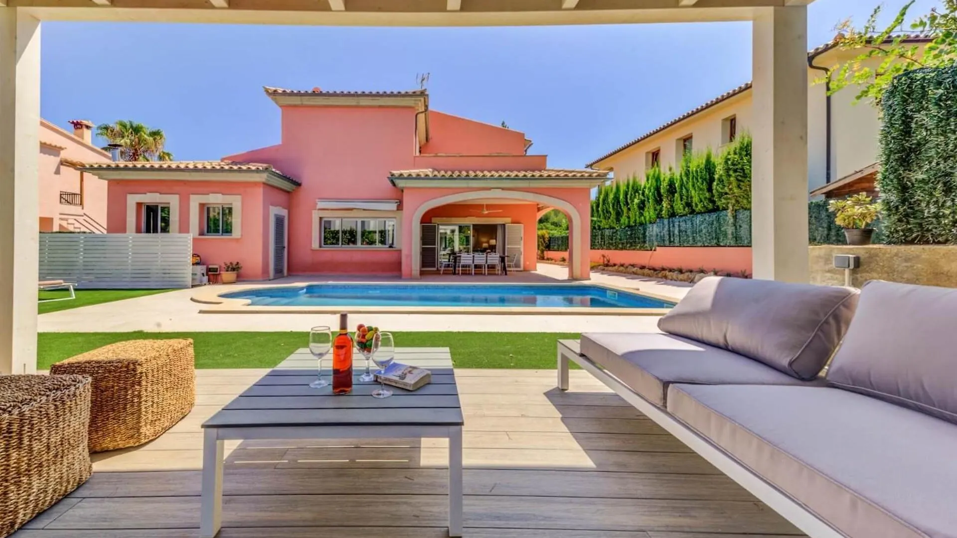 Deluxe Mallorca Villa I Upmarket Location I Maria Bonaire I 4 Bedrooms I Close To The Beach I Alcudia Spain