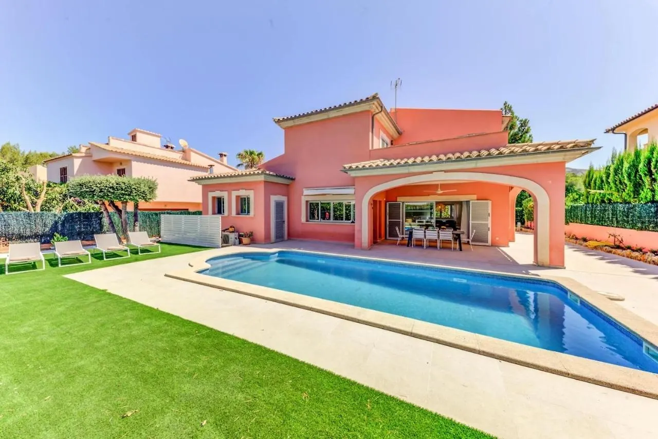 Deluxe Mallorca Villa I Upmarket Location I Maria Bonaire I 4 Bedrooms I Close To The Beach I Alcudia