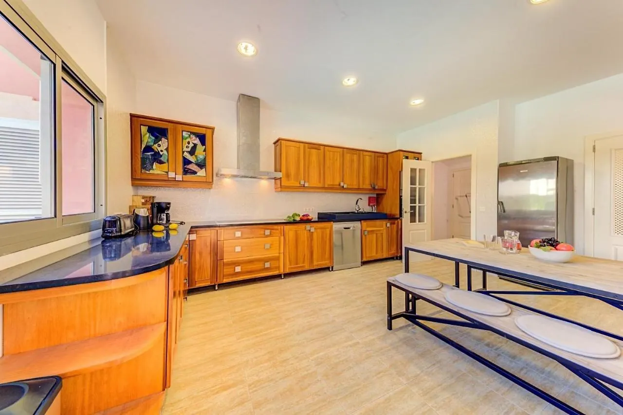 Deluxe Mallorca Villa I Upmarket Location I Maria Bonaire I 4 Bedrooms I Close To The Beach I Alcudia