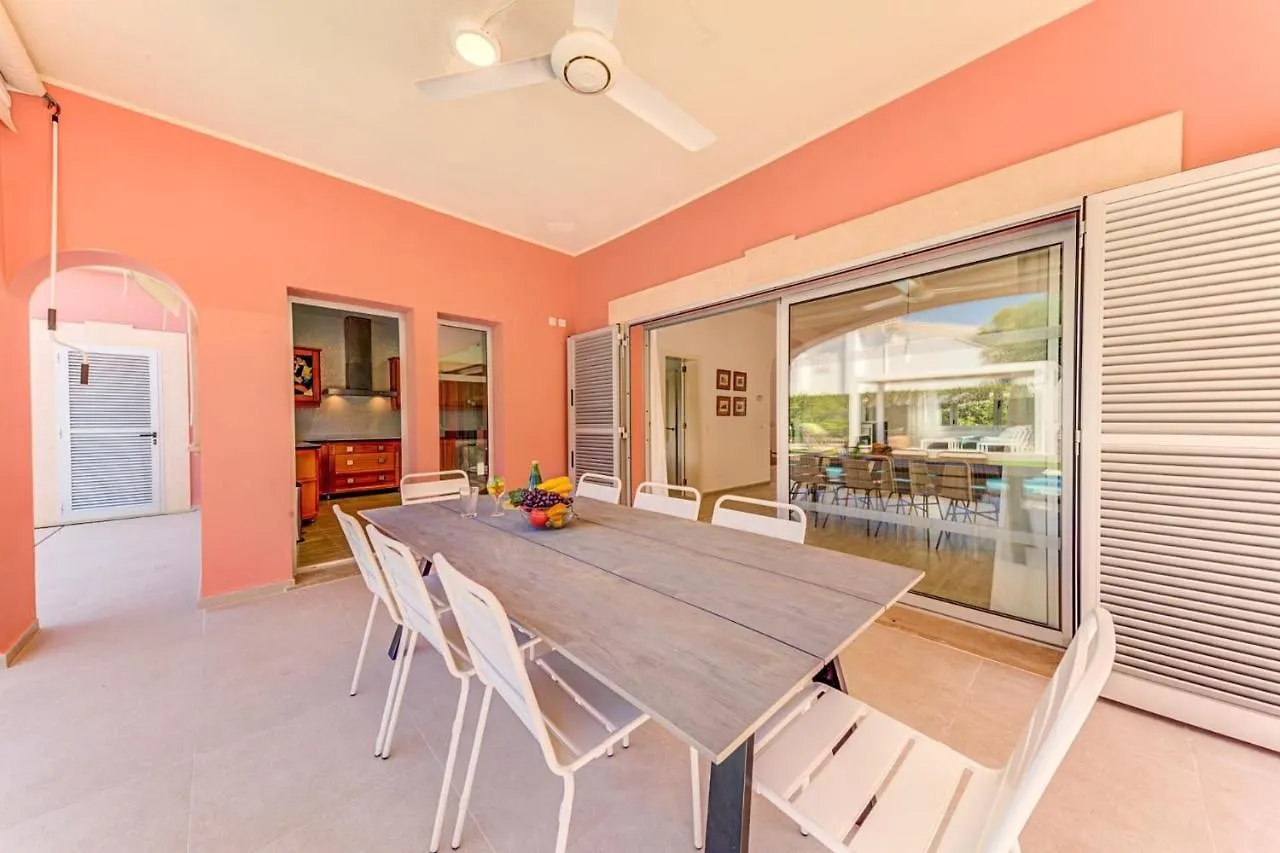 Deluxe Mallorca Villa I Upmarket Location I Maria Bonaire I 4 Bedrooms I Close To The Beach I Alcudia Spain